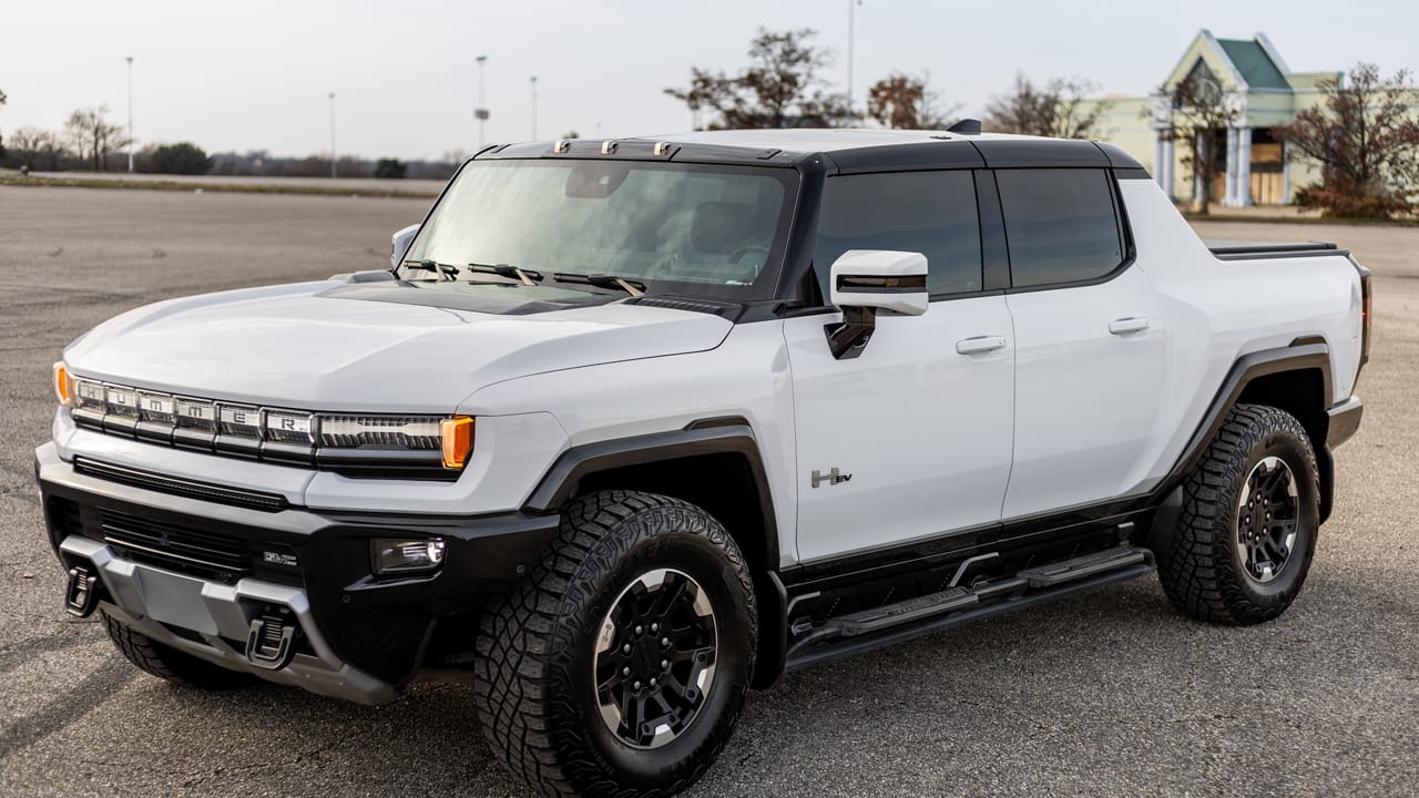 2022 GMC  HUMMER EV EDITION 1 Interstellar White Exterior