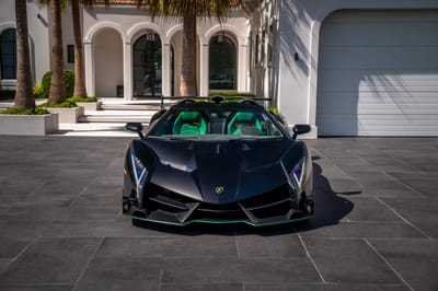 2015 Lamborghini Veneno Roadster Nero Exterior