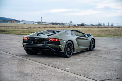 2020 Lamborghini Aventador S Roadster Matte Olive Green Exterior