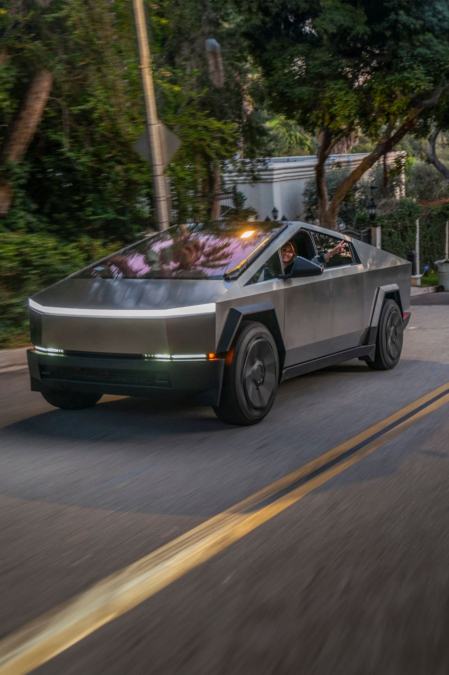 2024 Tesla Cybertruck Thumbnail